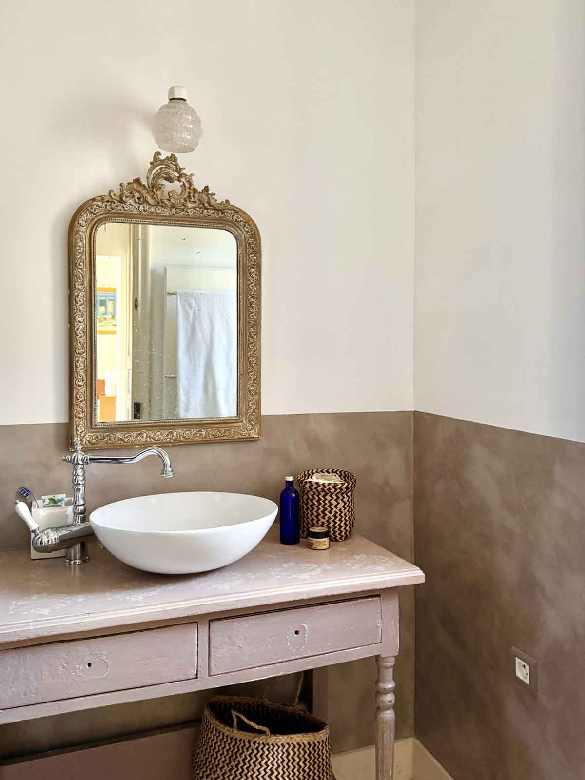 The second suite - shower room